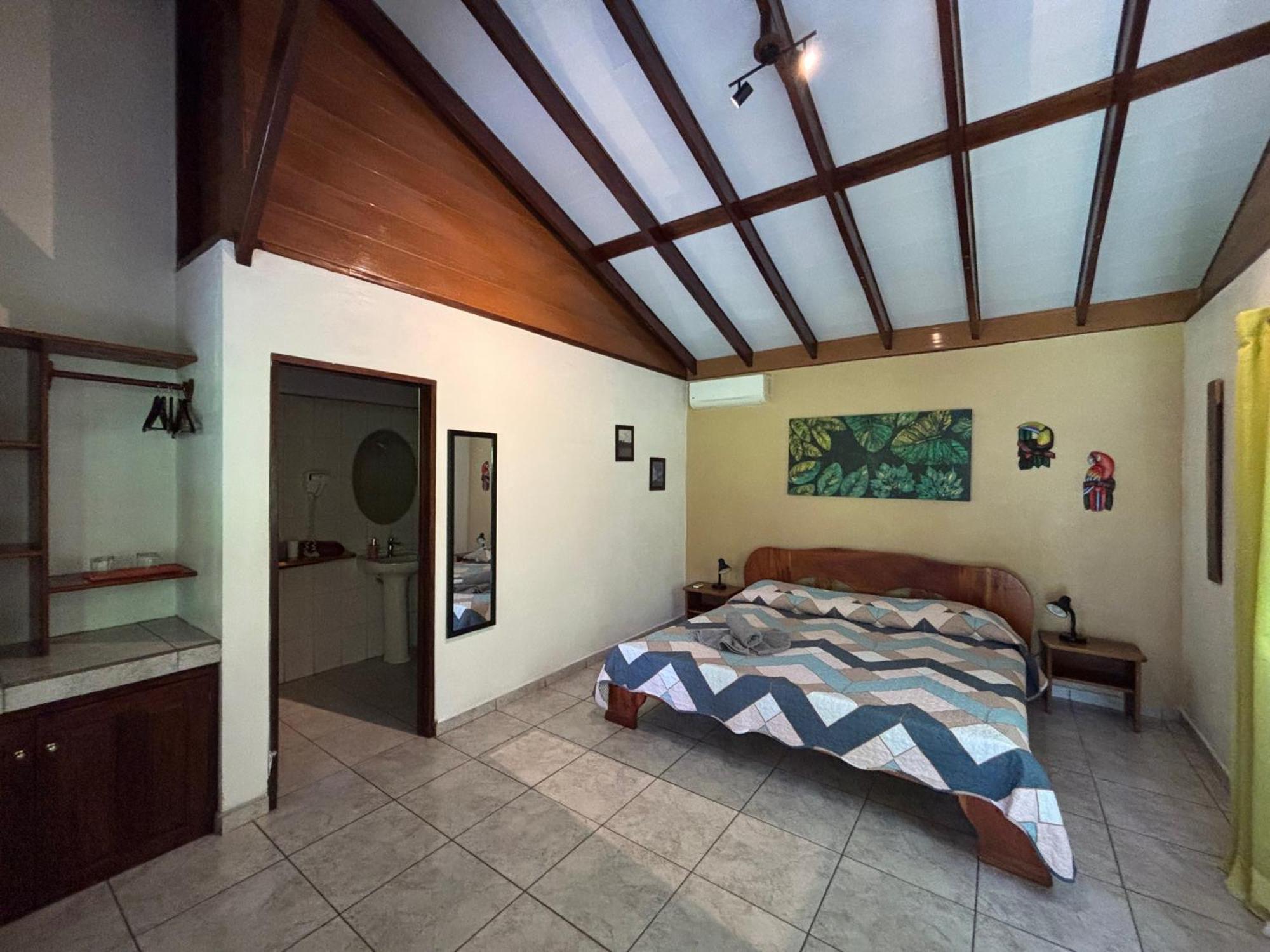 Hotel Suizo Loco Lodge & Resort Cahuita Zewnętrze zdjęcie