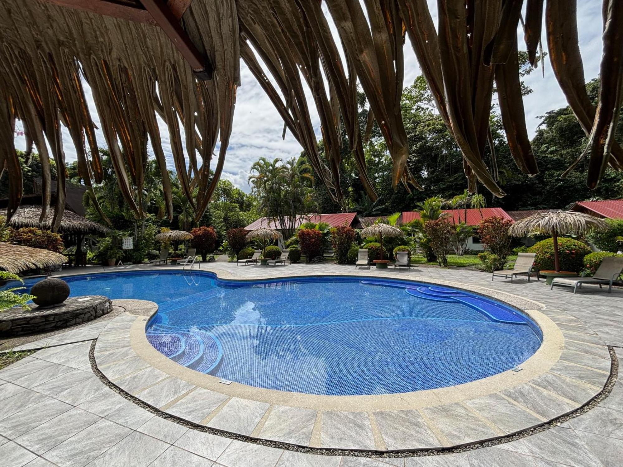 Hotel Suizo Loco Lodge & Resort Cahuita Zewnętrze zdjęcie