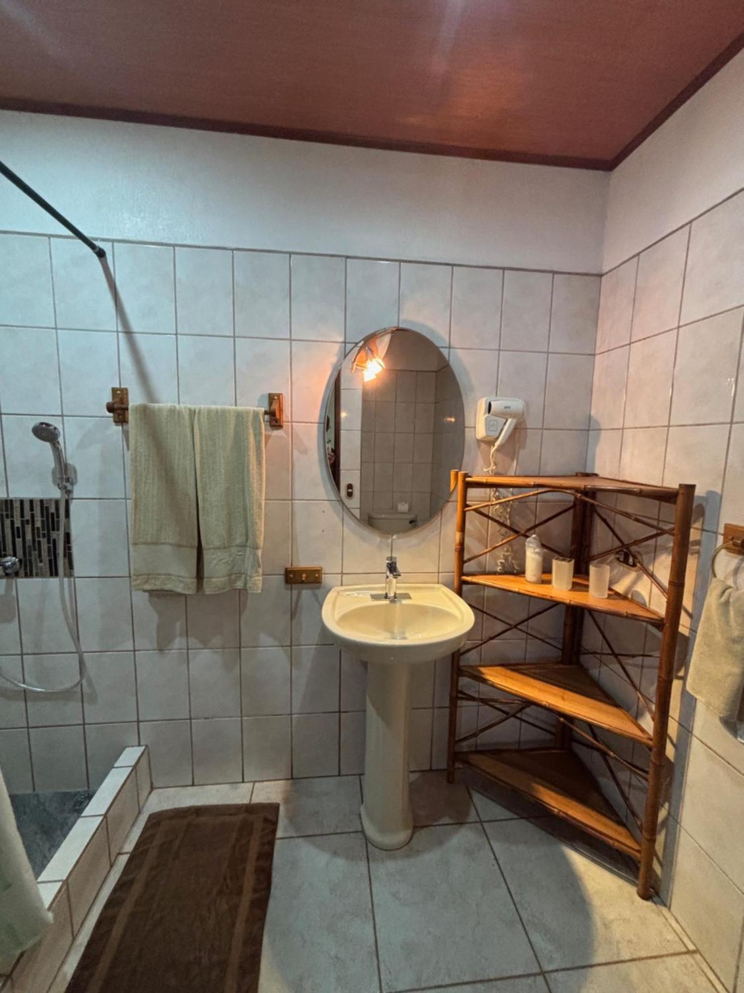 Hotel Suizo Loco Lodge & Resort Cahuita Zewnętrze zdjęcie