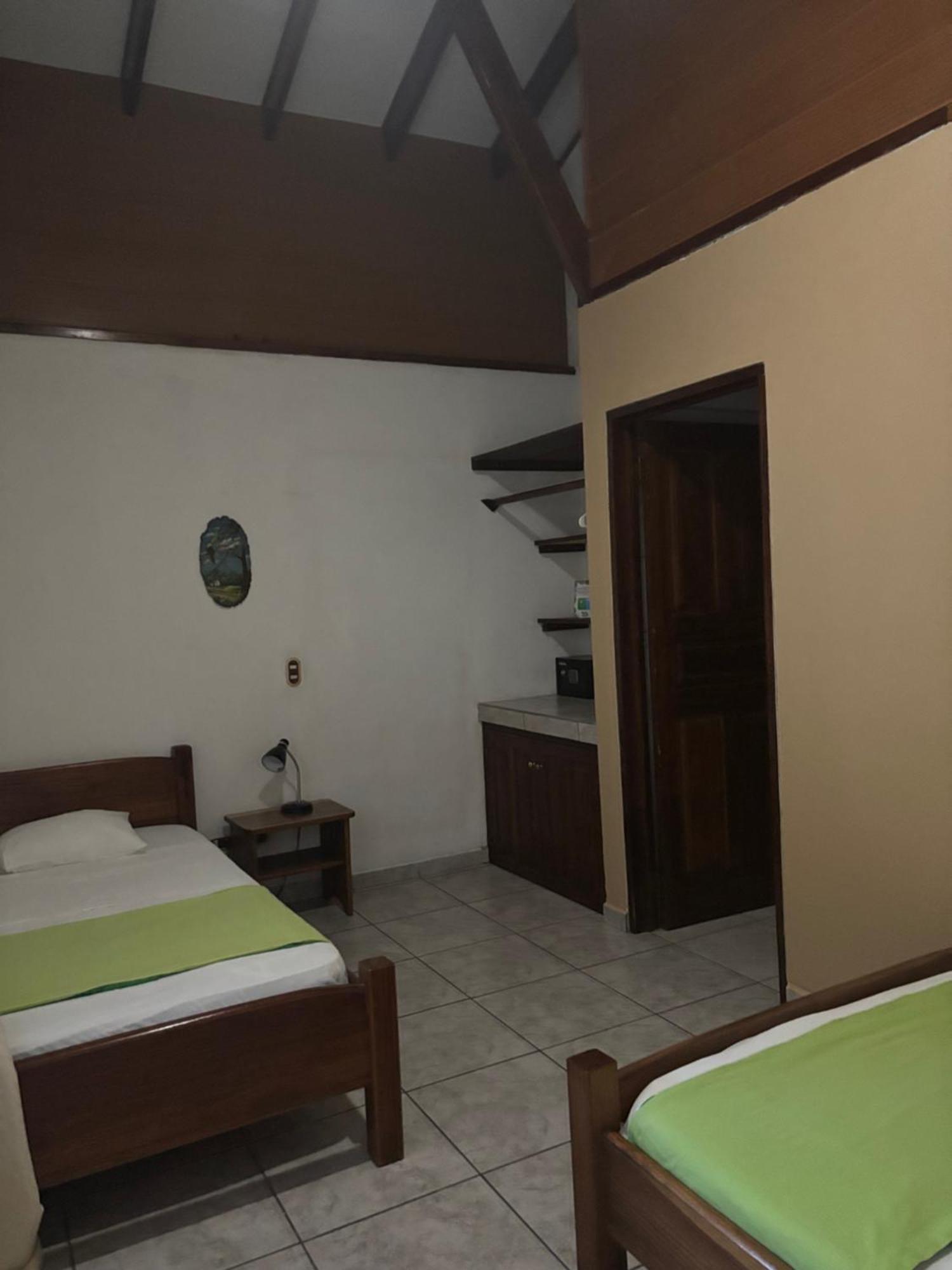 Hotel Suizo Loco Lodge & Resort Cahuita Zewnętrze zdjęcie